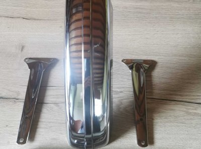 BLATNIK PREDNJI APN 4, 7 KROM. Z NOSILCI