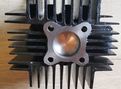 CILINDER – VALJ ZA MOPED TOMOS A35 DMP LITOŽELEZNI - KOMPLET Z BATOM