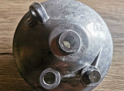 NOSILNA PLOŠČA ZADNJA ZA MOPED TOMOS APN, SIVA