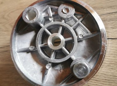 NOSILNA PLOŠČA ZADNJA ZA MOPED TOMOS APN, SIVA