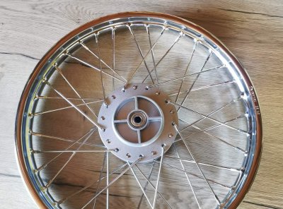 KOLO ZADNJE ZA MOPED TOMOS DRUGO KOLO SREBRNO PESTO 1.6 ZA APN 6 N.T.